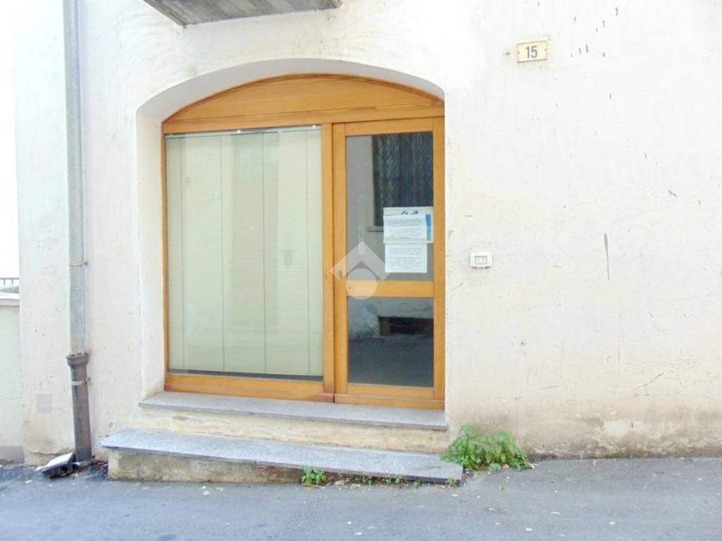 ufficio in vendita ad Ivrea