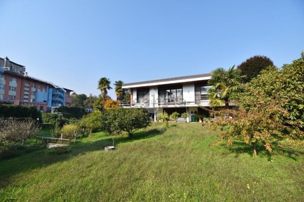 casa indipendente in vendita ad Ivrea