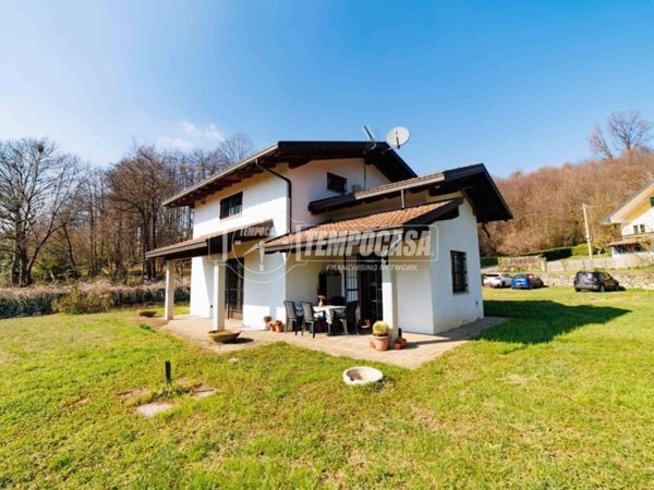 casa indipendente in vendita ad Ivrea