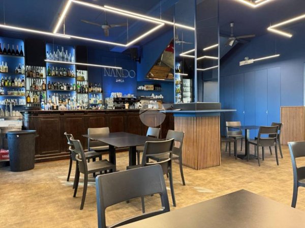 negozio in vendita ad Ivrea