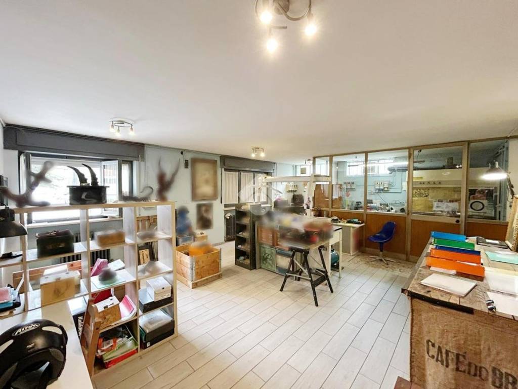 ufficio in vendita ad Ivrea