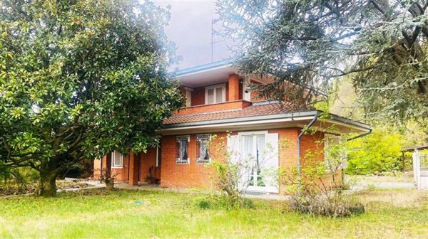 casa indipendente in vendita ad Ivrea
