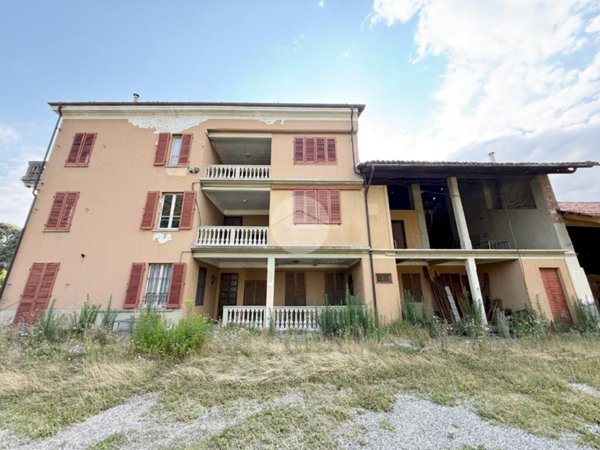 casa indipendente in vendita ad Ivrea