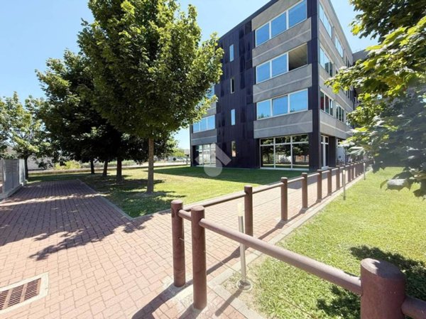 ufficio in vendita ad Ivrea