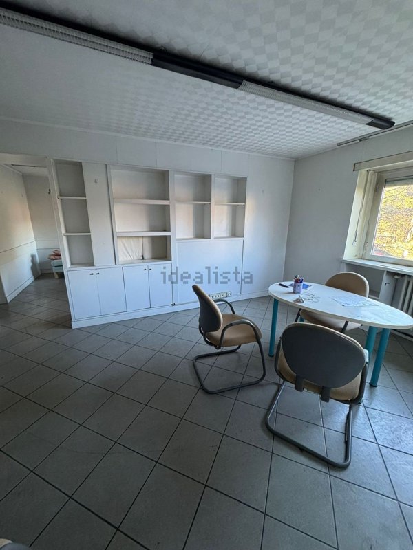 ufficio in vendita ad Ivrea