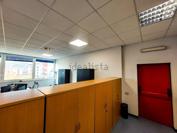ufficio in vendita ad Ivrea