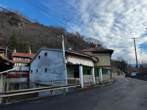 casa indipendente in vendita ad Ivrea