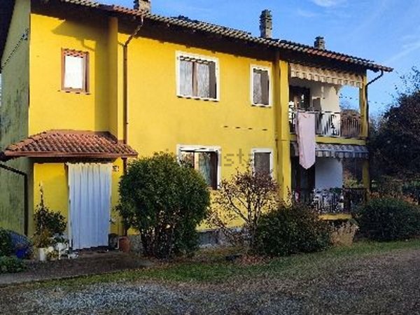casa indipendente in vendita ad Ivrea