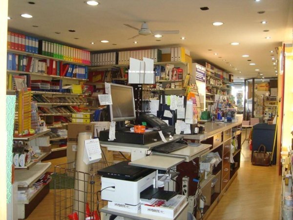 negozio in vendita ad Ivrea