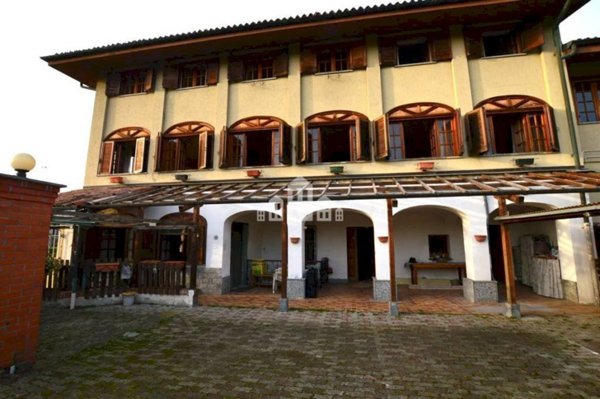 casa indipendente in vendita ad Ivrea