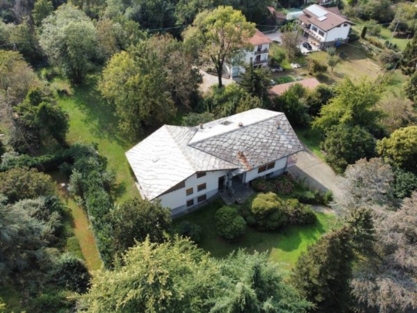 casa indipendente in vendita ad Ivrea