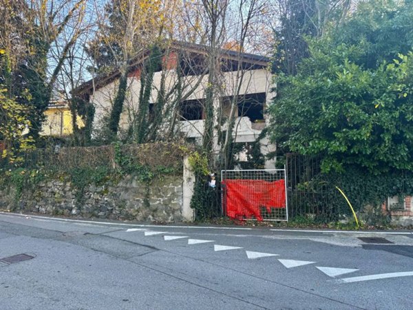 casa indipendente in vendita ad Ivrea