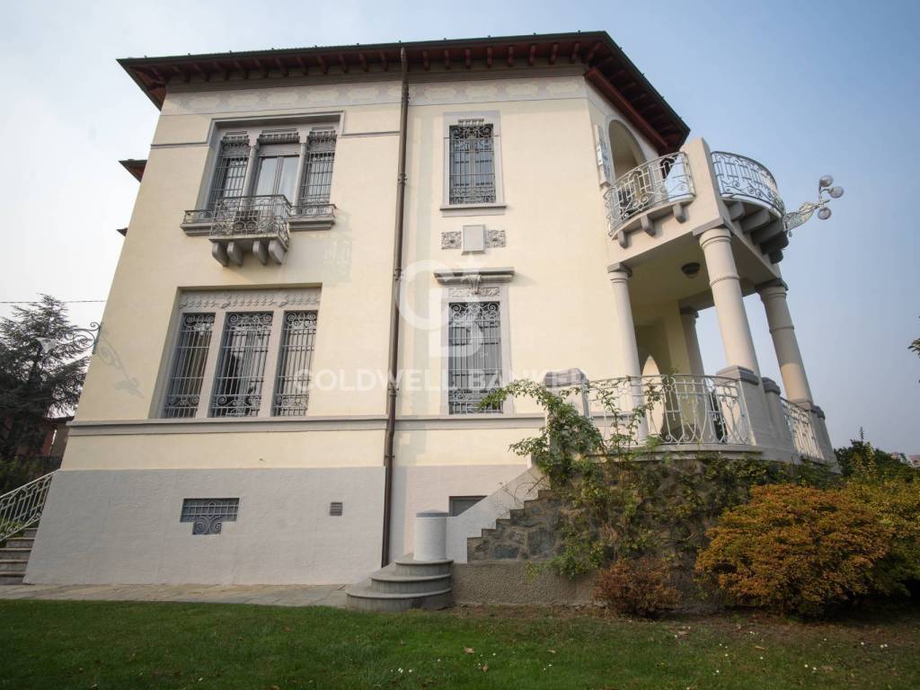 casa indipendente in vendita ad Ivrea
