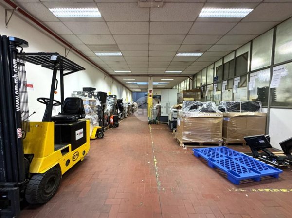 capannone in vendita ad Ivrea