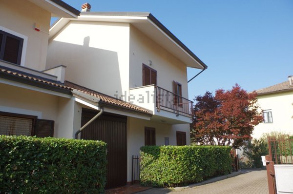 casa indipendente in vendita ad Ivrea