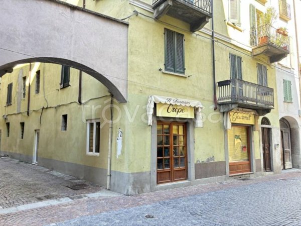 negozio in vendita ad Ivrea
