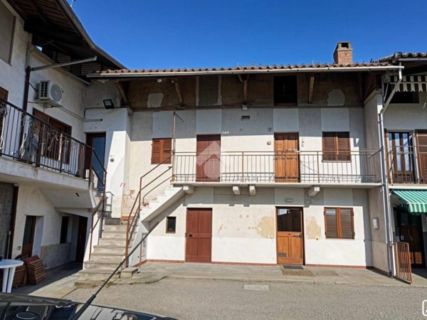 casa indipendente in vendita ad Ivrea
