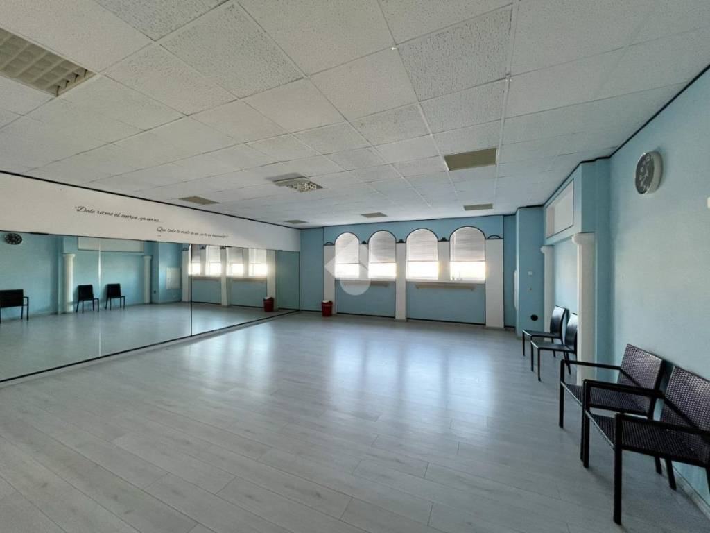 ufficio in vendita ad Ivrea