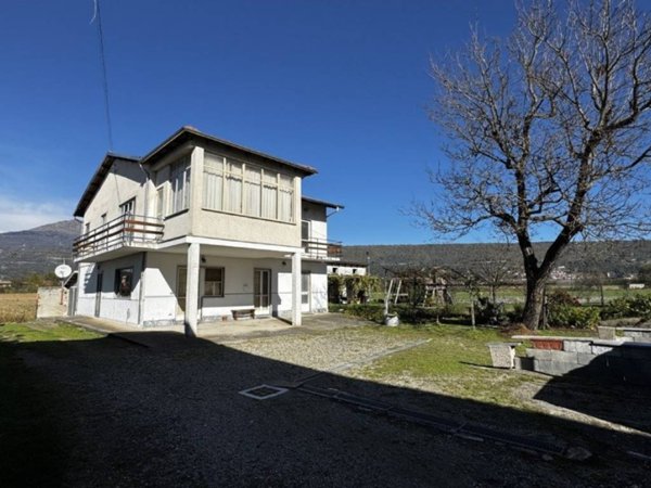 casa indipendente in vendita ad Ivrea