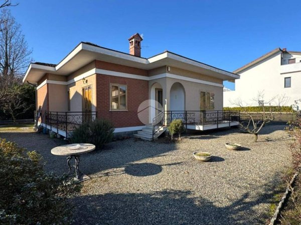 casa indipendente in vendita ad Ivrea