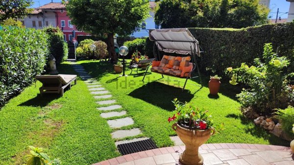 casa indipendente in vendita ad Ivrea