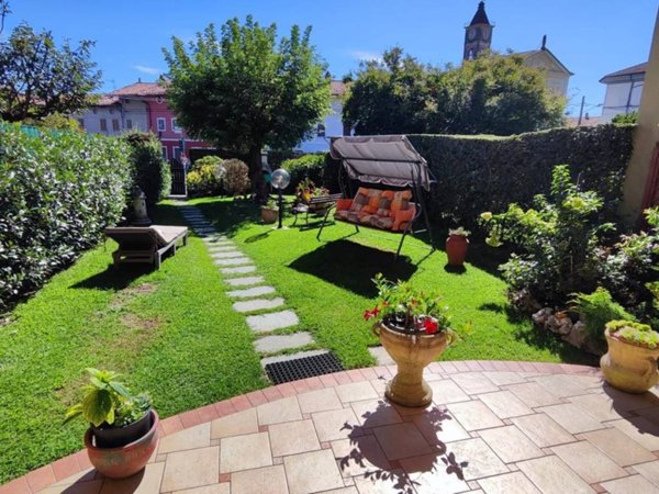 casa indipendente in vendita ad Ivrea