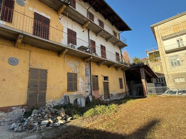 casa indipendente in vendita ad Ivrea
