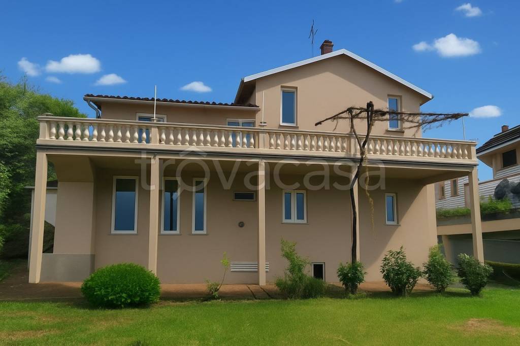 casa indipendente in vendita ad Ivrea