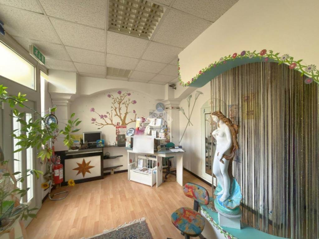 ufficio in vendita ad Ivrea