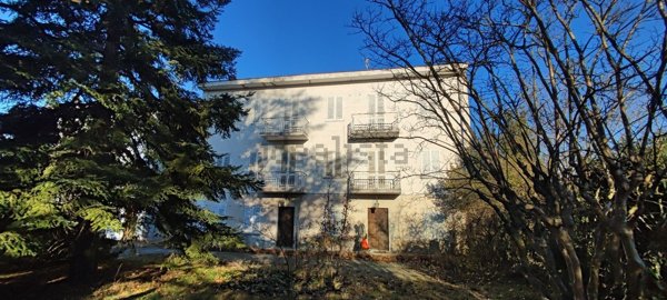 casa indipendente in vendita ad Ivrea
