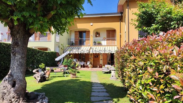 casa indipendente in vendita ad Ivrea