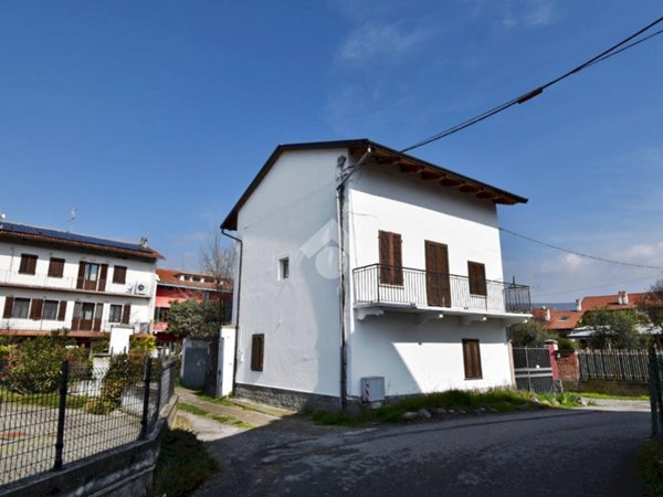 casa indipendente in vendita ad Ivrea