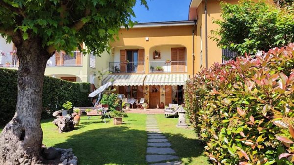 casa indipendente in vendita ad Ivrea
