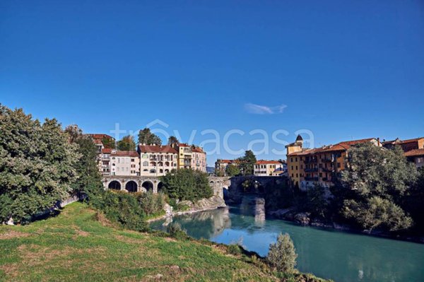 negozio in vendita ad Ivrea