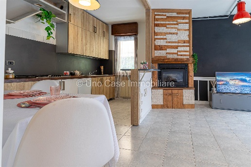 casa indipendente in vendita ad Ivrea