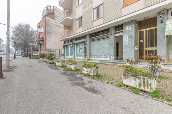 negozio in vendita ad Ivrea