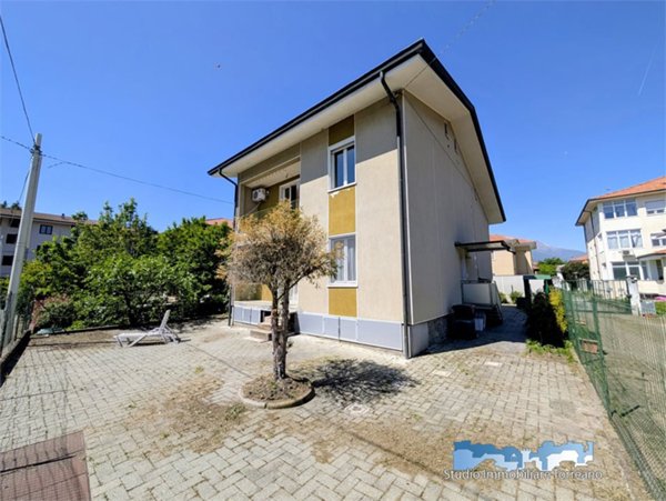 casa indipendente in vendita ad Ivrea