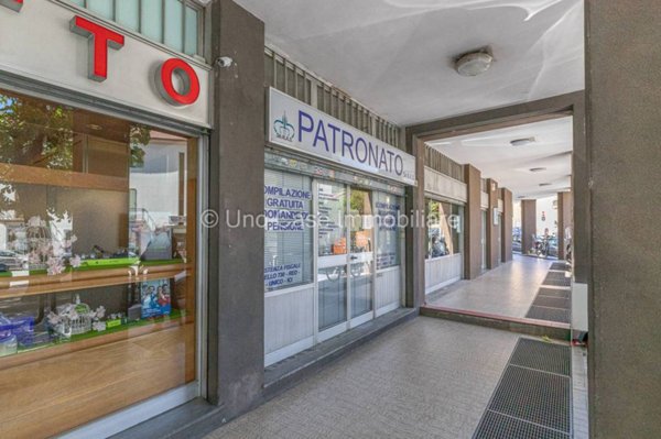 negozio in vendita ad Ivrea