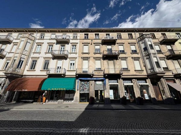 negozio in vendita ad Ivrea