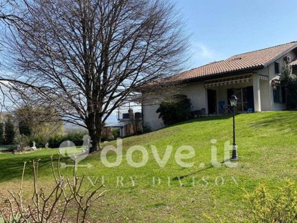 casa indipendente in vendita ad Ivrea