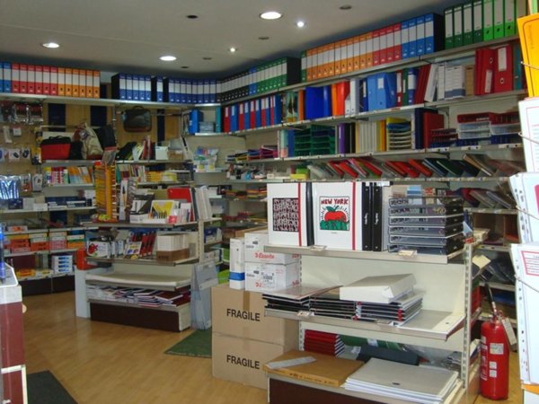 negozio in vendita ad Ivrea
