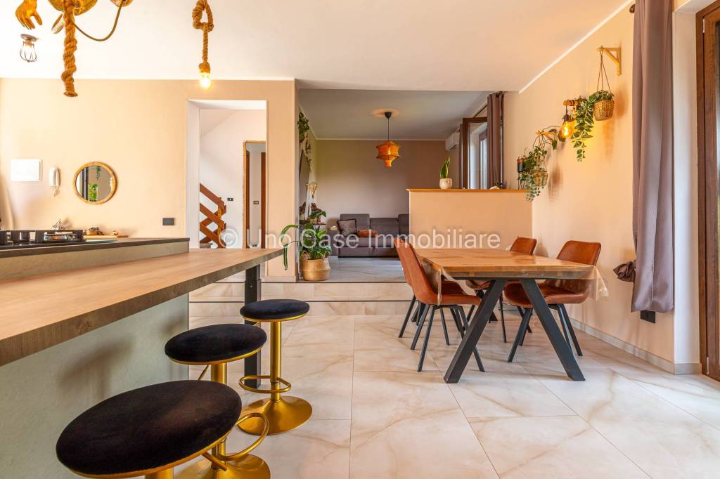 casa indipendente in vendita ad Ivrea