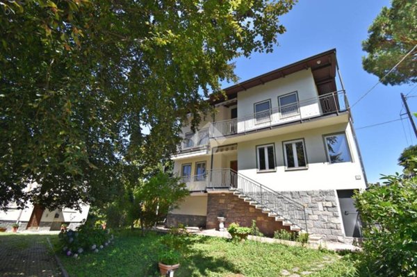 casa indipendente in vendita ad Ivrea