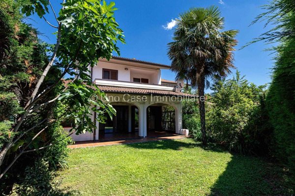 casa indipendente in vendita ad Ivrea