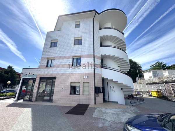locale di sgombero in vendita ad Ivrea