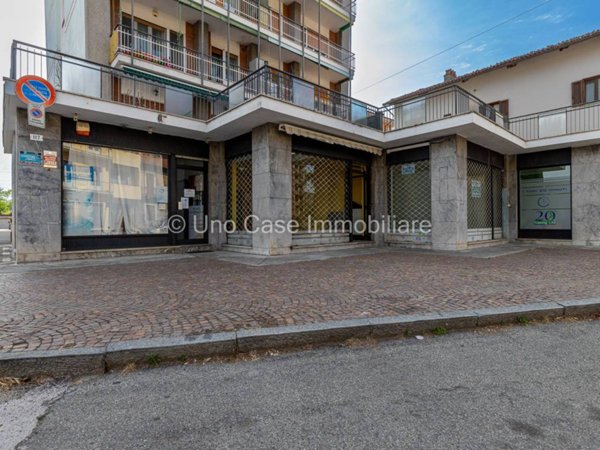 negozio in vendita ad Ivrea