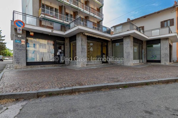 negozio in vendita ad Ivrea