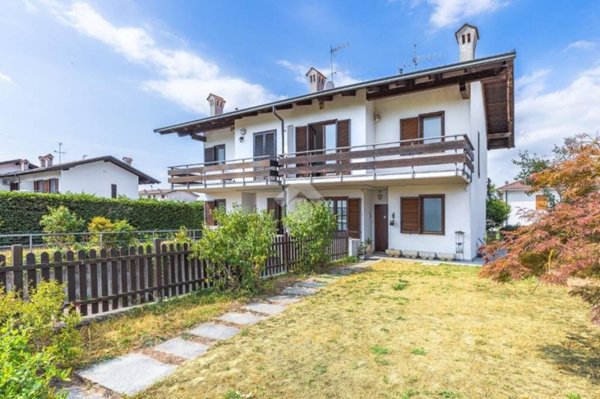 casa indipendente in vendita ad Ivrea