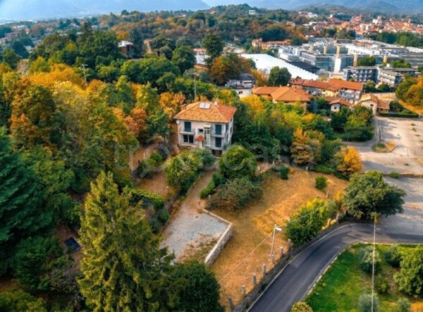 casa indipendente in vendita ad Ivrea