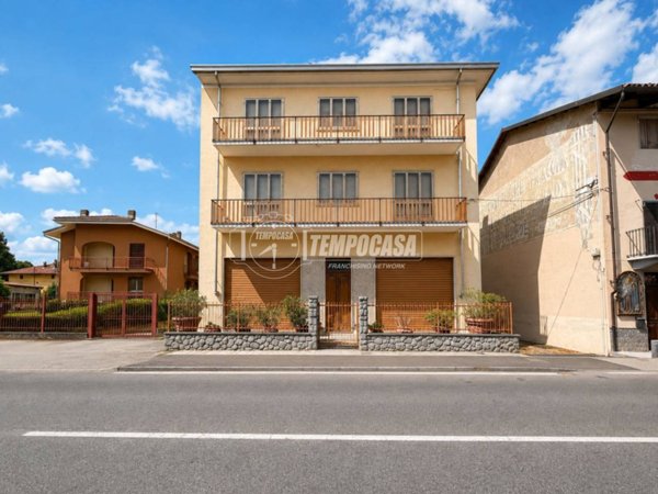 casa indipendente in vendita ad Ivrea in zona Bellavista